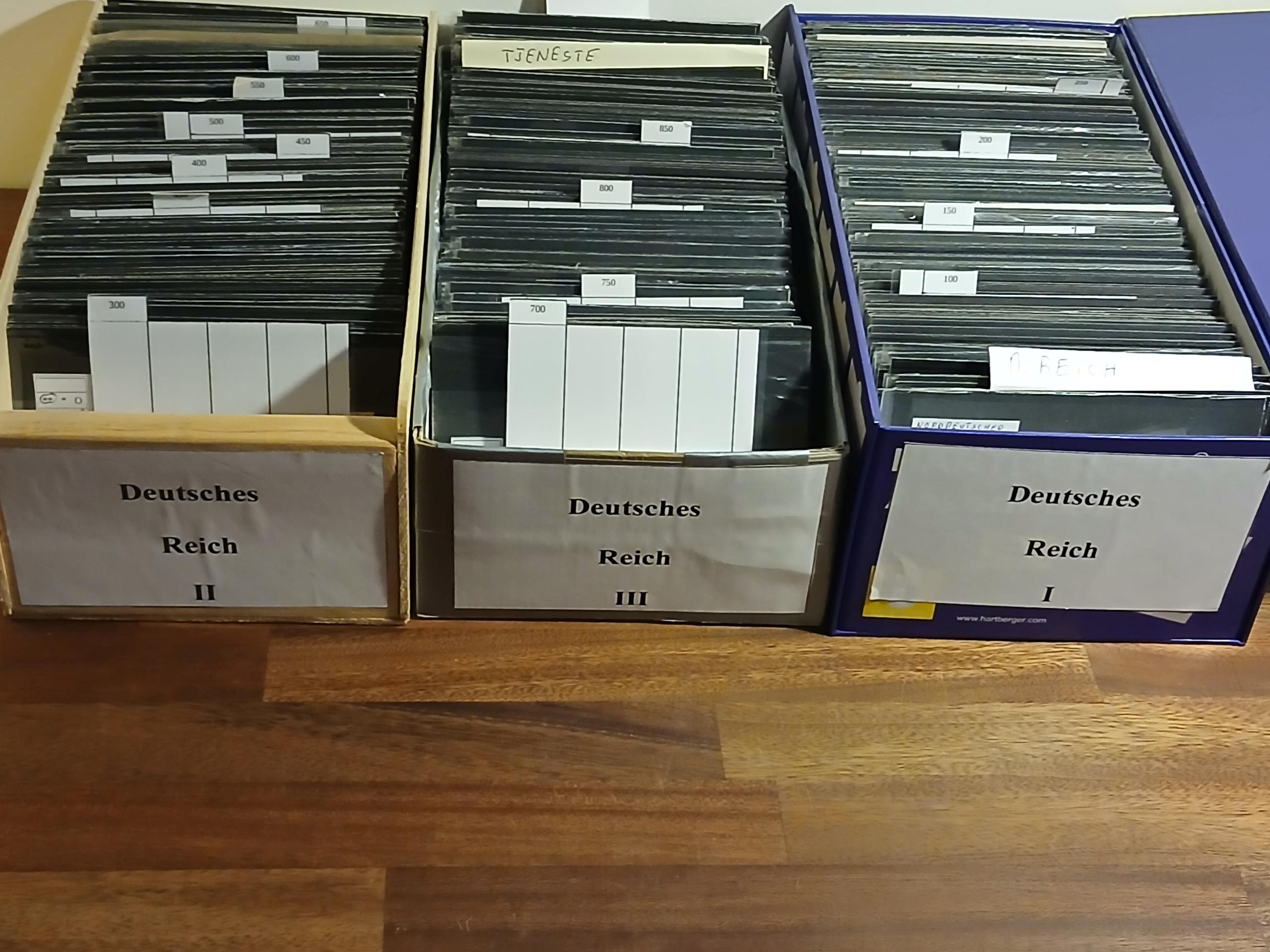 Deutsches Reich (455) Kartotek i 3 kasser I alt 956 plancher